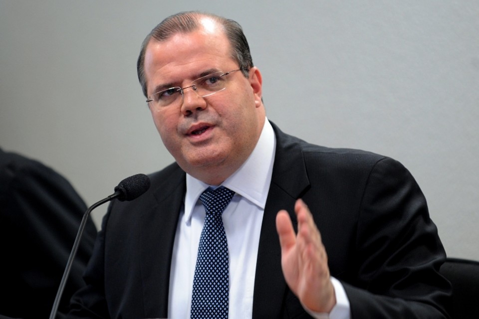 O presidente do Banco Central, Alexandre Tombini, participa de audiência pública na Comissão de Assuntos Econômicos do Senado, sobre política monetária e crise econômica mundial | Wilson Dias/ABr
