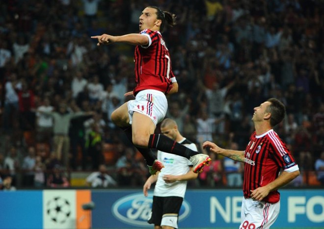 Milan, de Ibrahimovic, venceu o Viktoria Plzen por 2 a 0 | 
