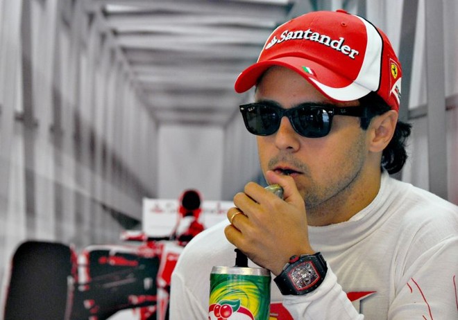 Felipe Massa espera desculpas de Lewis Hamilton | 