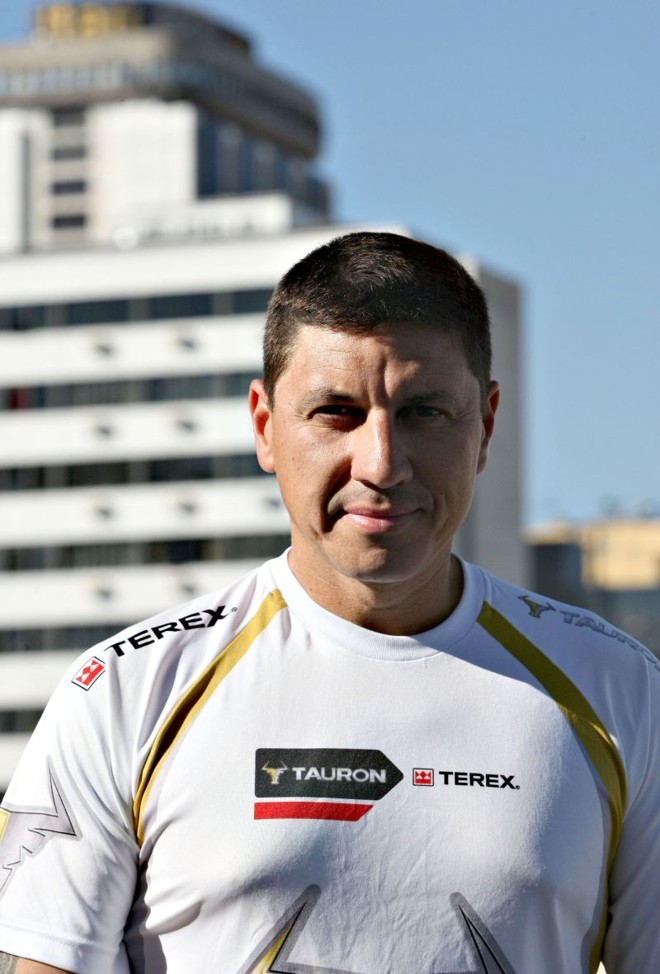 Marcelo Barros Wendt, o Kiko, praticante de base jump |