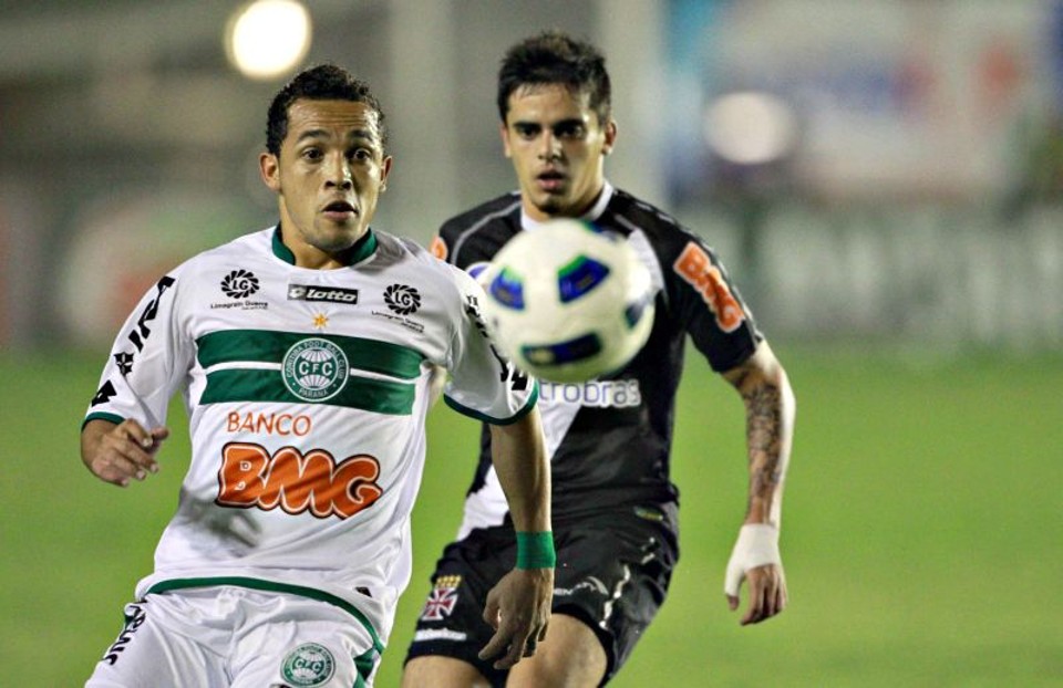 O jogador Rafinha foi o melhor em campo pelo Coxa, mas não impediu o tropeço | André Luiz Mello/Agência O Dia