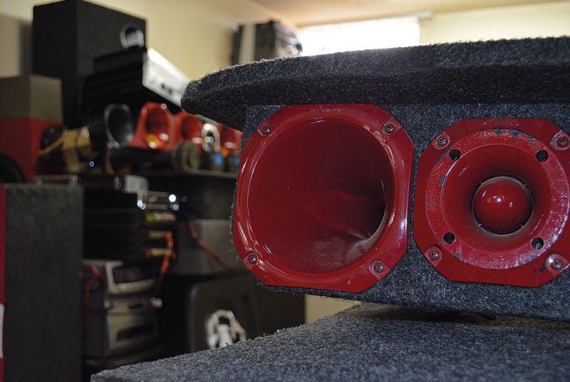 Equipamentos de som apreendidos durante as operações de fiscalização realizadas em Guarapuava | Dalner Palomo / Gazeta do Povo