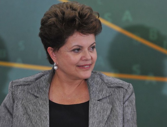 Dilma: agrados aos militares. | 