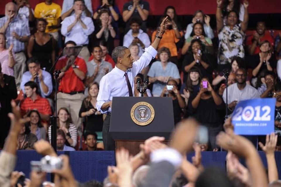 Presidente norte-americano Barack Obama discursa durante encontro com eleitores na Universidade de Richmond, no estado da Virgínia | EFE/Michael Reynolds