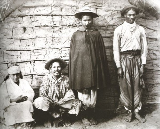 UM OUTRO PARAGUAI -Auguste François foi cônsul da França no Paraguai entre 1894 e 1895. Neste período, dividiu seu tempo entre a função diplomática com a fotografia, sua grande paixão. As imagens captadas nesta breve estadia mostram um valioso retrato do Paraguai do final do século 19, já que o fotógrafo também era um curioso investigador da cultura paraguaia. 