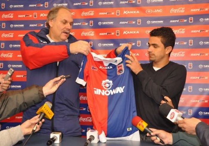 Dinelson foi apresentado nesta quarta, quando já foi testado também na equipe titular do Paraná | Divulgação Paraná Clube
