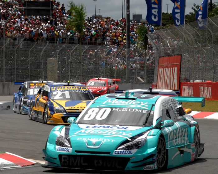 Thiago Camilo conquista em Salvador sua segunda vitória consecutiva na temporada 2011 da Stock Car | Miguel Costa Jr./ MF2
