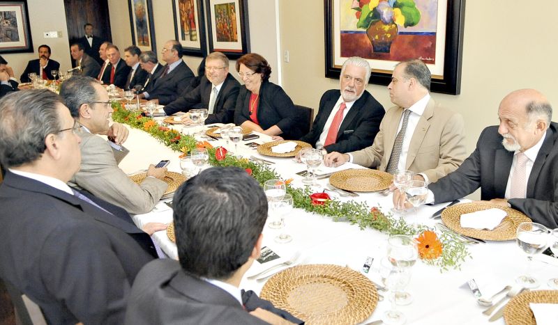 Governadores de 14 estados e representantes de outros 7 almoçaram ontem com o presidente da Câmara, Marco Maia, para pedir novas fontes de financiamento para a saúde | Wilson Dias/ABr