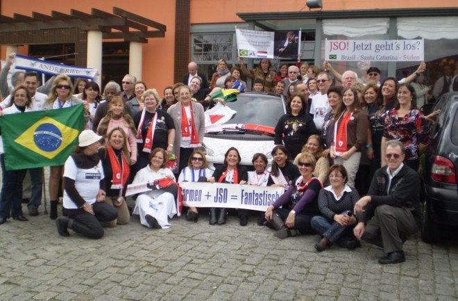 A foto oficial do encontro dos Amigos de André Rieu, realizado em Curitiba | 