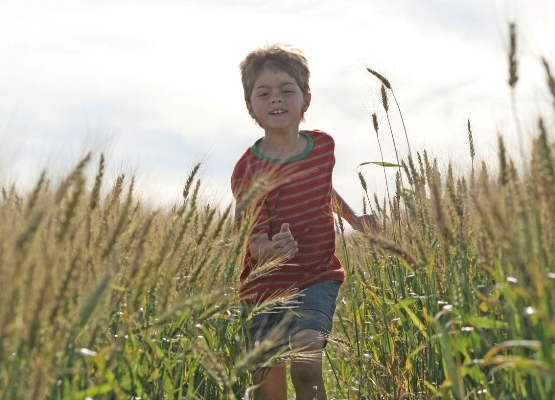 Rodrigo Cornelsen em cena de Corpos Celestes | Divulgação