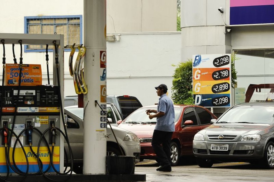 Posto de combustíveis em Maringá: na cidade, álcool beira R$ 2,10 por litro | Fabio Dias/ Gazeta do Povo