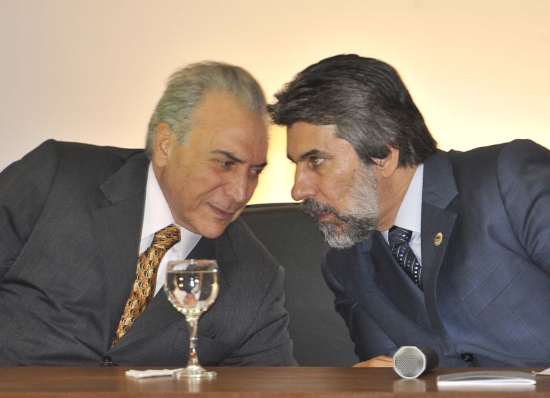 Raupp (à dir.) com Temer: aliança com PT é sólida, mas pode mudar até 2014 | José Cruz/ABr