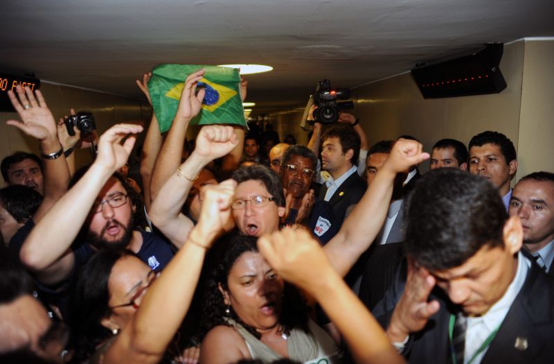 Protesto contra falta de reajuste: servidores de universidades tentaram invadir sala em que ministra Miriam Belchior falava com parlamentares sobre o orçamento | Laycer Tomaz/Ag. Câmara