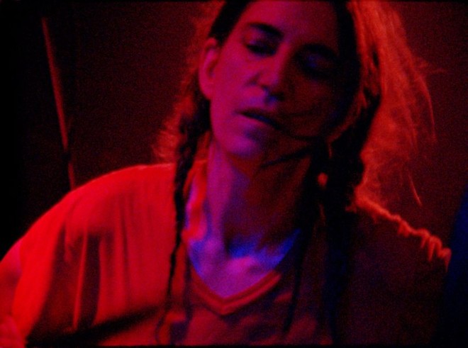 Patti Smith participou da seleção das canções da coletânea Outside Society e escreveu pequenas notas sobre cada uma das faixas |