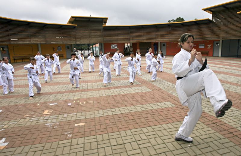 Todos os alunos do Centro Educacional João Paulo II, em Piraquara, têm aulas de dança, caratê, Artes e Literatura | Priscila Forone/ Gazeta do Povo