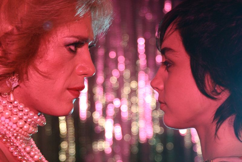 Madona (Igor Cotrim) e Elvis (Simone Spoladore): identidades sexuais trocadas | Divulgação