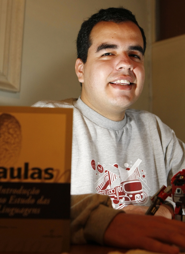 Wagner Rodrigo Régis percebeu a satisfação que a posição de professor oferecia quando ministrou uma oficina | Priscila Forone/Gazeta do Povo