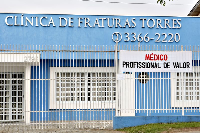 Clínica fechada na Avenida das Torres, em Curitiba: AMP fala em 90% de adesão | Antônio More/ Gazeta do Povo