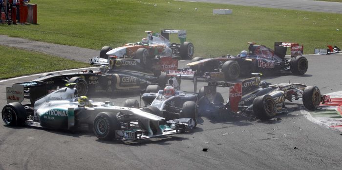 Dos carros envolvidos no acidente no início do GP da Itália, apenas a Williams de Barrichello seguiu na prova | Stefano Rellandini / Reuters