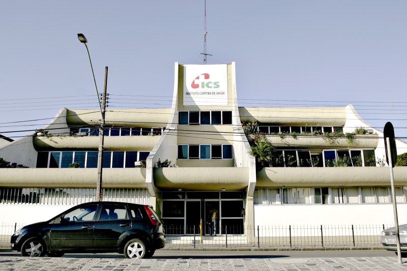 Fachada do prédio do ICS: problemas encontrados pela ANS no instituto têm relação com a origem dele, em 1999, quando o antigo IPMC foi dividido | Antônio More / Agência de Notícias Gazeta do Povo