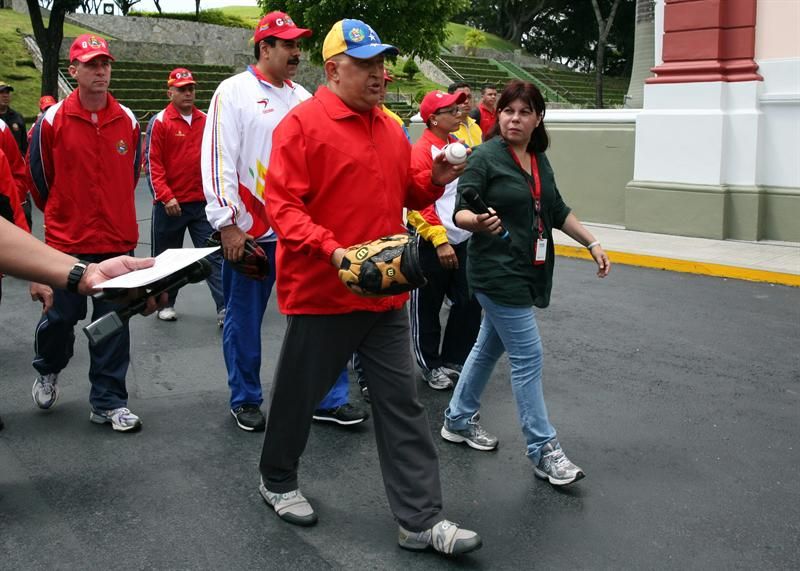 Tenho vontade de jogar bola, (...) já estou quase bom, disse Chávez em aparição à imprensa | EFE