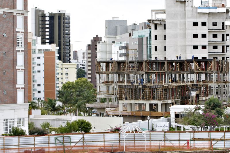 Com mudança, imóveis usados ou em construção, direcionados para as classes A e B, poderiam ser adquiridos com o FGTS | Albari Rosa/ Gazeta do Povo