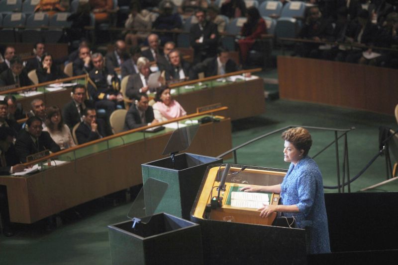 Na ONU,
Dilma destacou o papel da mulher neste século e sugeriu formas de combater a crise econômica no mundo | Mario Tama/AFP