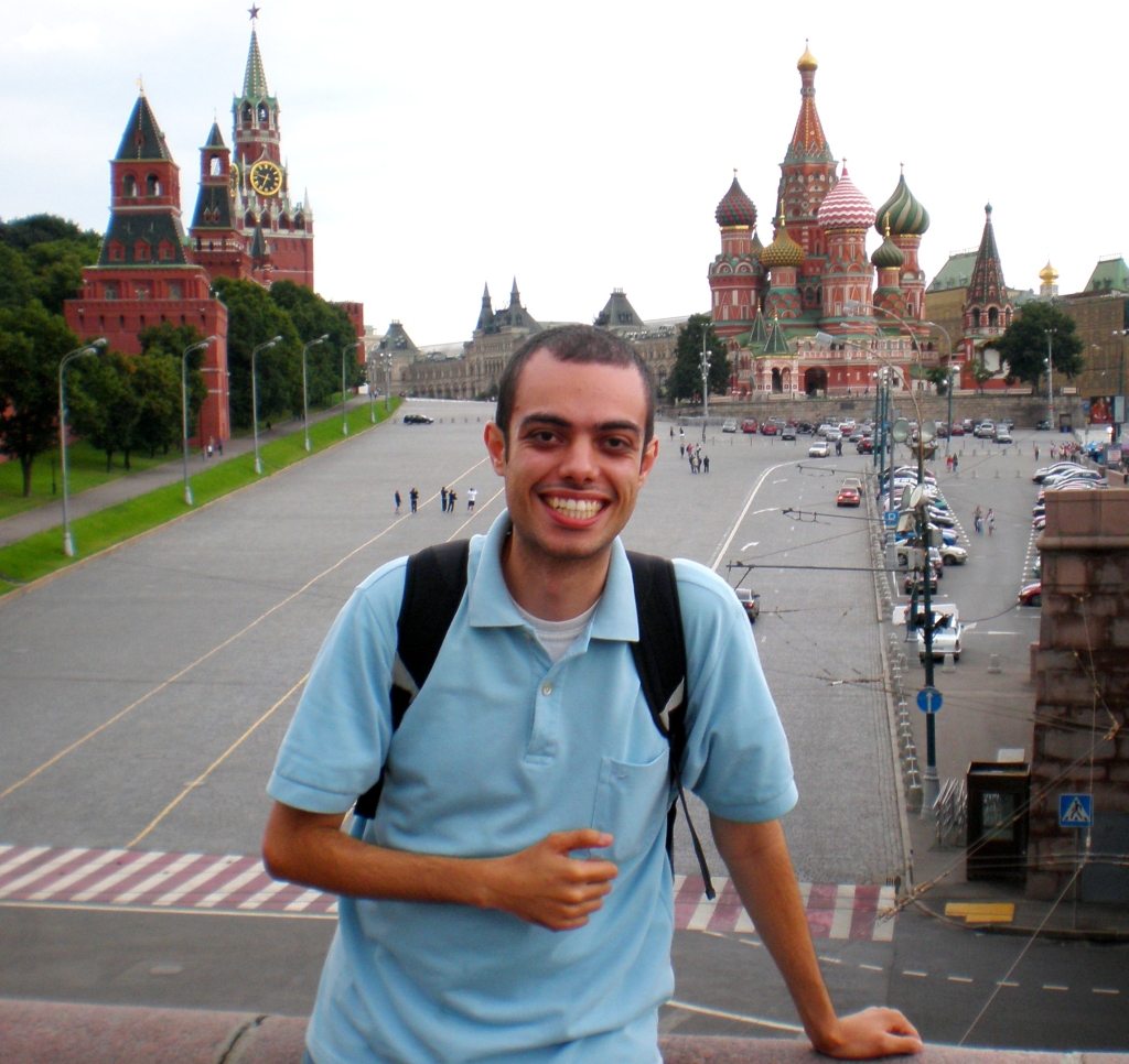 O estudo valeu a pena mesmo com a distância da família e dos amigos, além do frio de até 30 graus Celsius negativos, diz Lucas Lesota, que fez um mestrado em Moscou | Arquivo Pessoal