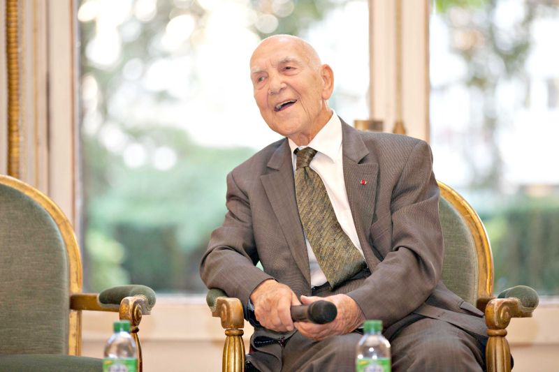 Stéphane Hessel: autor de Indignai-vos! ficou surpreso com o sucesso de seu livro que, só na França, já vendeu mais de 1,5 milhão de cópias | Creative Commons/Divulgação