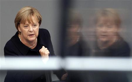 A chanceler alemã Angela Merkel discursa para a câmara baixa do Parlamento, em Berlim | Reuters