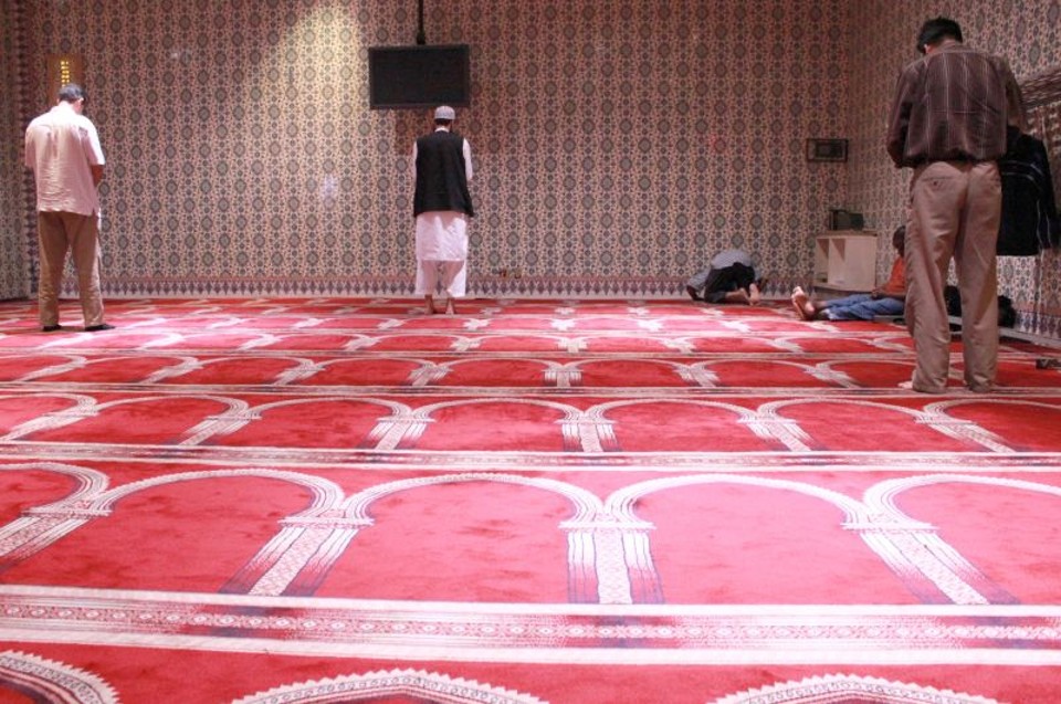 Muçulmanos rezam na  mesquita mais antiga de Nova York | Irinêo Baptista Netto/Gazeta do Povo