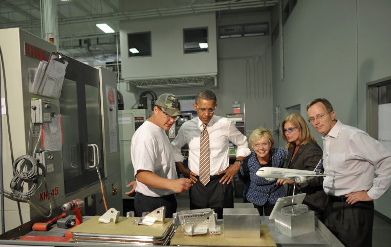 Obama visita fábrica de produção de peças para aviões, na Carolina do Norte. Plano do presidente prevê benefícios a pequenas e médias empresas | Mandel Ngan/AFP