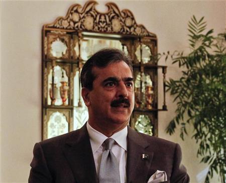 O primeiro-ministro paquistanês, Yusuf Raza Gilani, em entrevista à Reuters em sua residência em Islamabad | REUTERS/Mian Khursheed