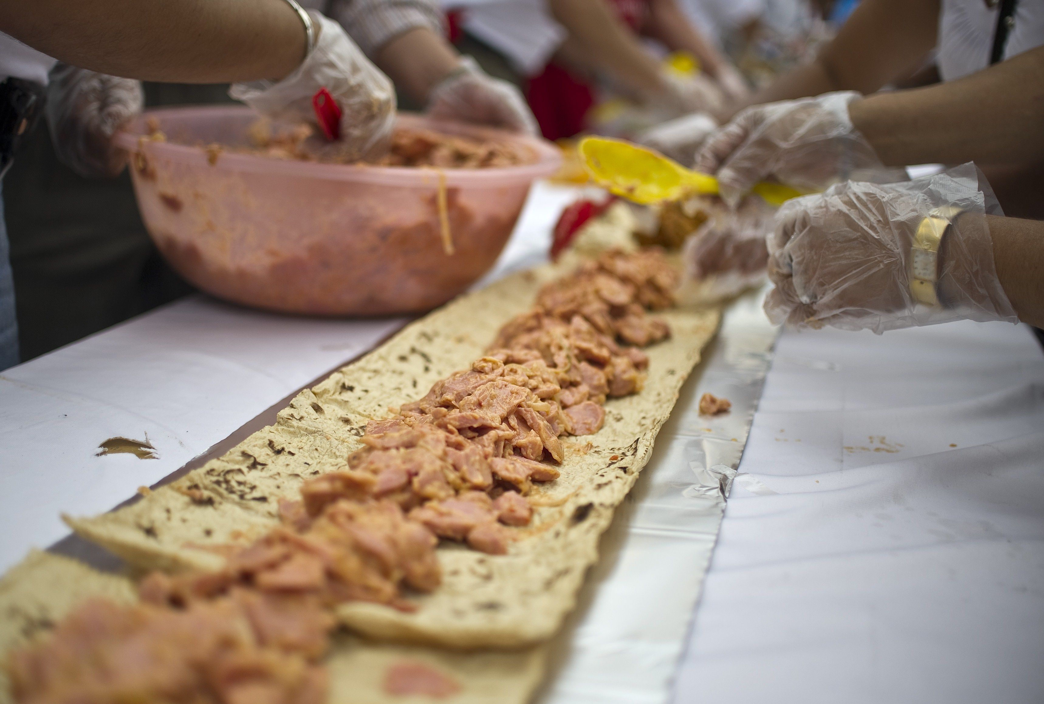 Taco montado no México tem 50 metros de comprimento | AFP PHOTO/RONALDO SCHEMIDT