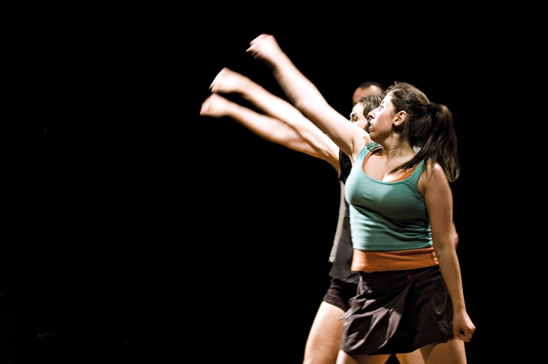 Tem coisa que não tem explicação na língua falada, mas podemos fazer o espectador sentir.
Gladis Tridapalli, coreógrafa | Fotos: Lu Martins/Divulgação