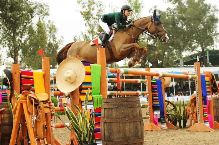 Karina Johannpeter participa da prova em que a equipe brasileira conquistou a prata no hipismo | Wagner Carmo / COB