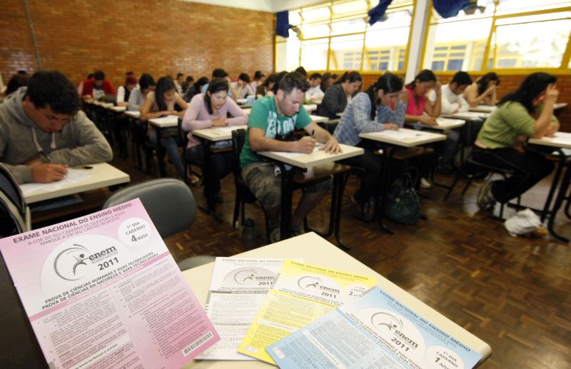 Outras universidades no Paraná, como a UTFPR, já utilizam a nota do Enem de forma obrigatória | Felipe Rosa/Gazeta do Povo
