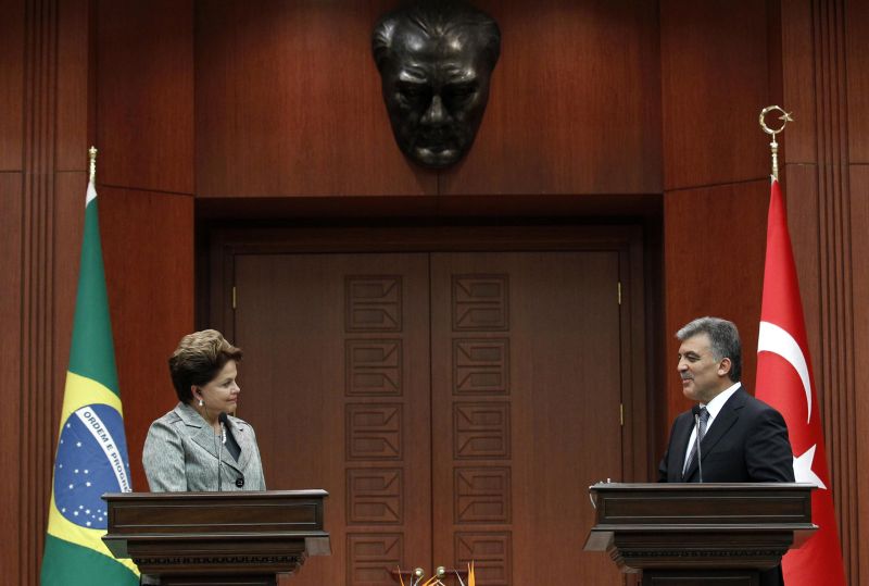 Dilma Rousseff e Abdullah Gul, presidente turco: para a brasileira, os dois países sofrem com as políticas monetárias expansivas do mundo desenvolvido | Umit Bektas/Reuters