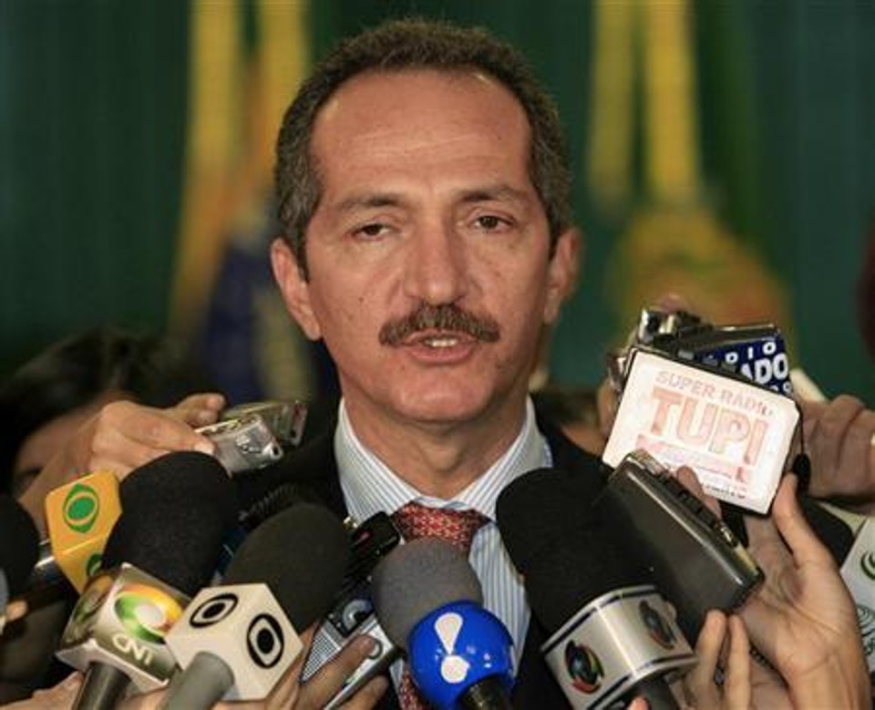 O novo ministro do Esporte, Aldo Rebelo, durante coletiva de imprensa no Palácio do Planalto, em Brasília, nesta quinta-feira (27) | Jamil Bittar/Reuters