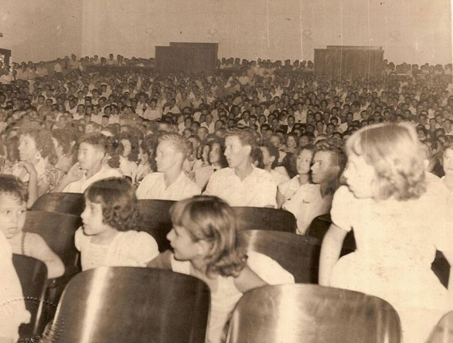 Casa cheia: os 1,3 mil lugares do Cine Nova Esperança lotavam nas sessões de domingo |