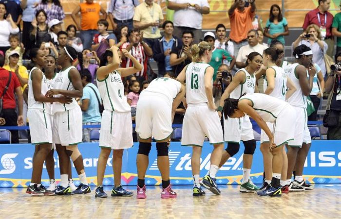 Jogadoras lamentam ausência na final do Pan | EFE