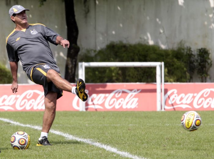 Muricy Ramalho está afastado dos trabalhos por causa de uma hérnia de disco | Carlos Nogueira - A Tribuna de Santos