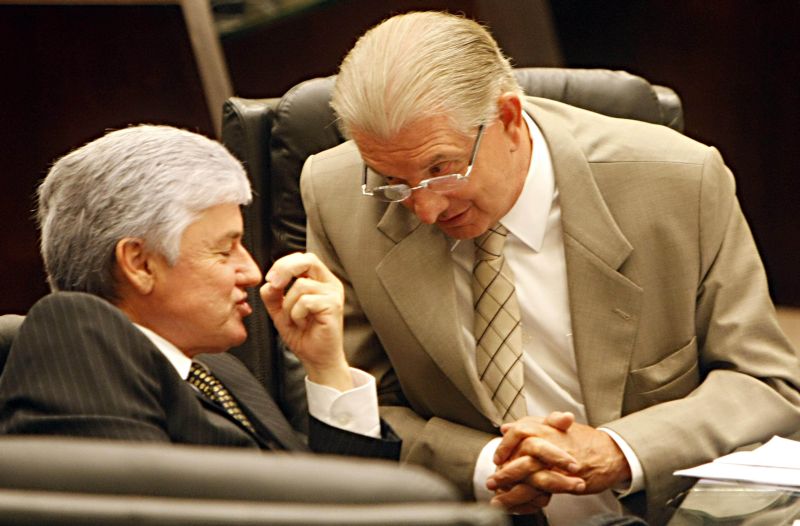 Rossoni (esq.) e Justus, atual e ex-presidente da Assembleia: para especialista, gratificação que dobrava o salário dos dirigentes da Casa é inconstitucional, e não apenas o valor que excedia o teto | Albari Rosa/ Gazeta do Povo