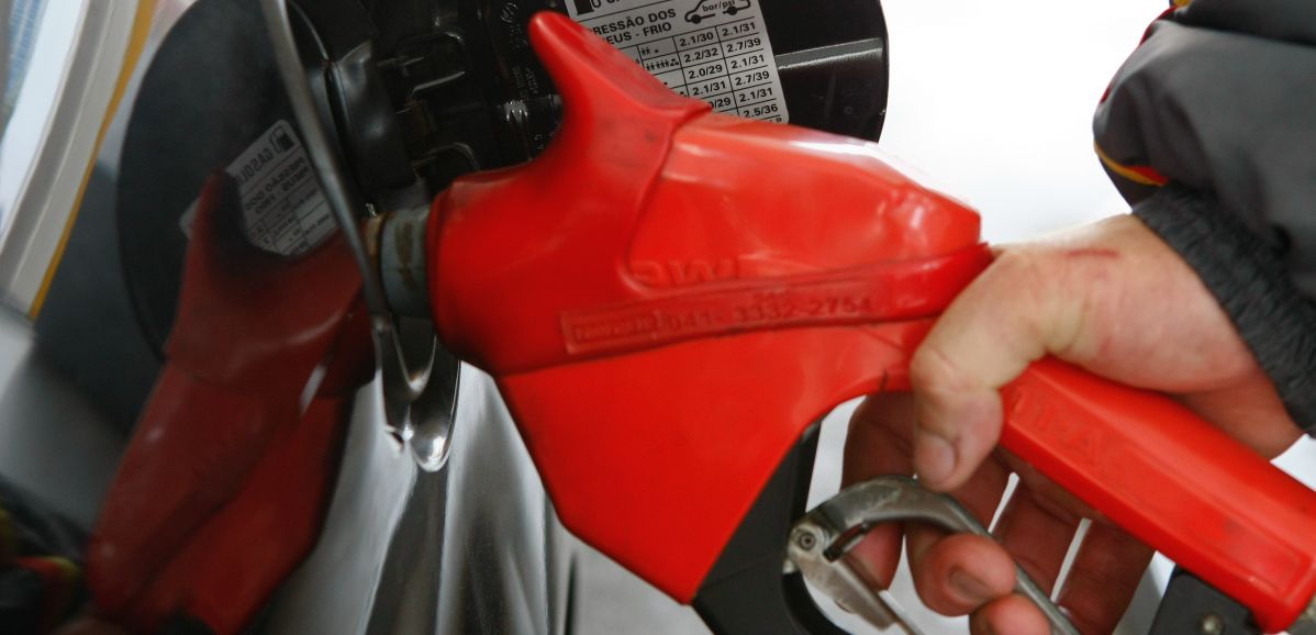 A Petrobras vai elevar os valores da gasolina e do óleo diesel no atacado e o governo vai reduzir o imposto | Daniel Castellano / AGP / Agência de Notícias Gazeta do Povo