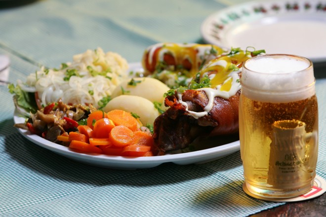 Eisbein no Bar do Alemão, em Curitiba. | 