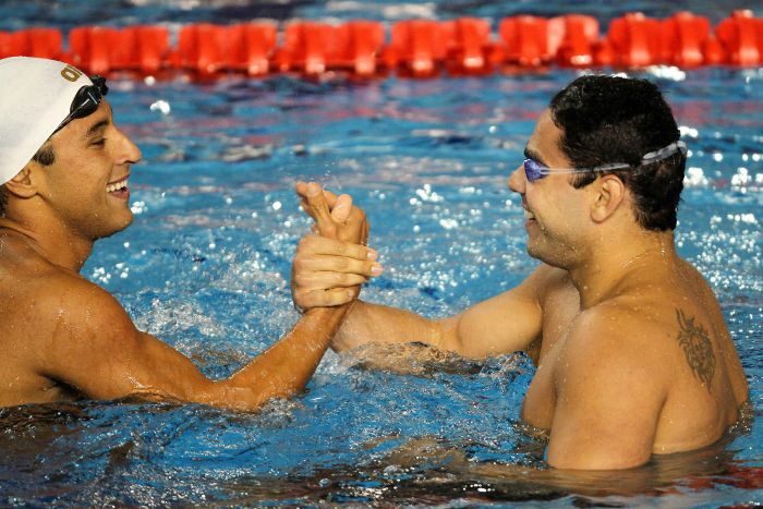 Felipe Lima e Felipe França comemoram os primeiros lugares nos 100m peito | Jefferson Bernardes/VIPCOMM