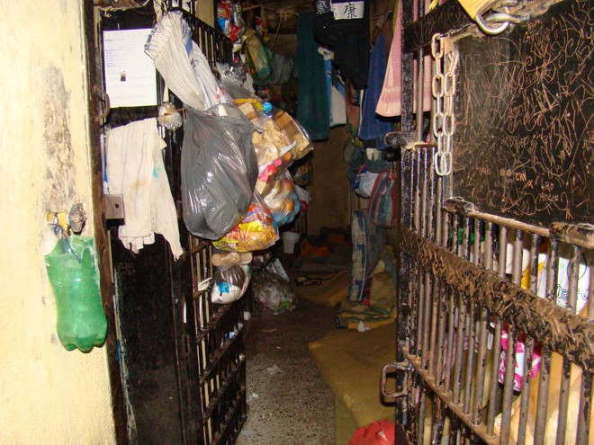 Segundo comissão da OAB-PR, cadeia da delegacia de São José dos Pinhais é considerada a pior da região metropolitana | 