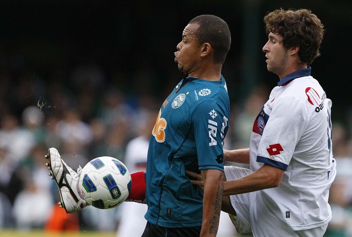 Atacante Bill passou em branco na partida contra o Bahia neste domingo | Jonathan Campos