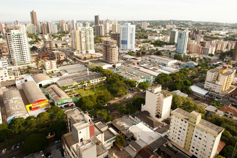 Vista do centro de Maringá: prefeitura desapropriou quase 1 milhão de metros quadrados para um novo distrito industrial que poderá receber 160 empresas | Fábio Dias/Gazeta do Povo