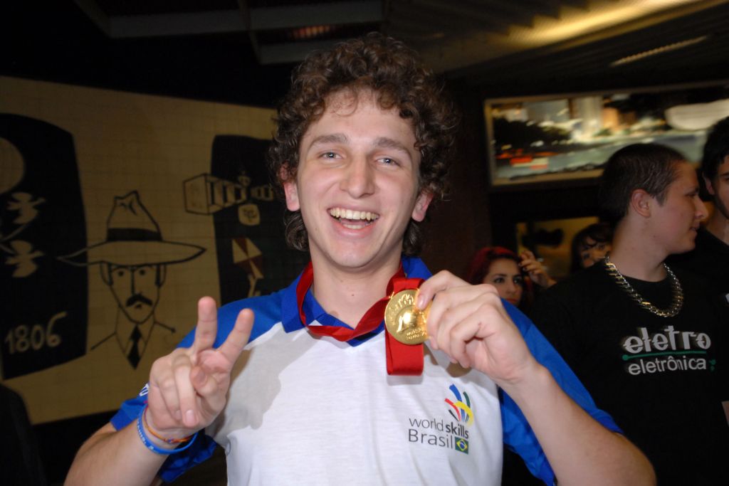 Gabriel trouxe na bagagem a medalha de ouro conquistada em Londres | Divulgação/Fiep